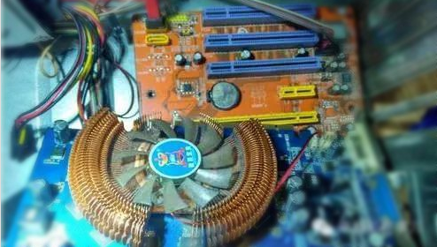 電腦開機黑屏