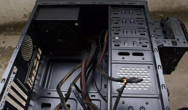 電腦如何組裝